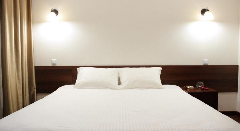 Brown Hotel Astana Bagian luar foto