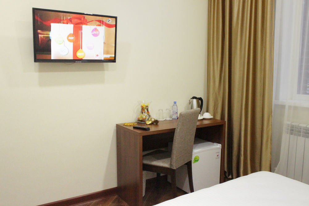 Brown Hotel Astana Bagian luar foto