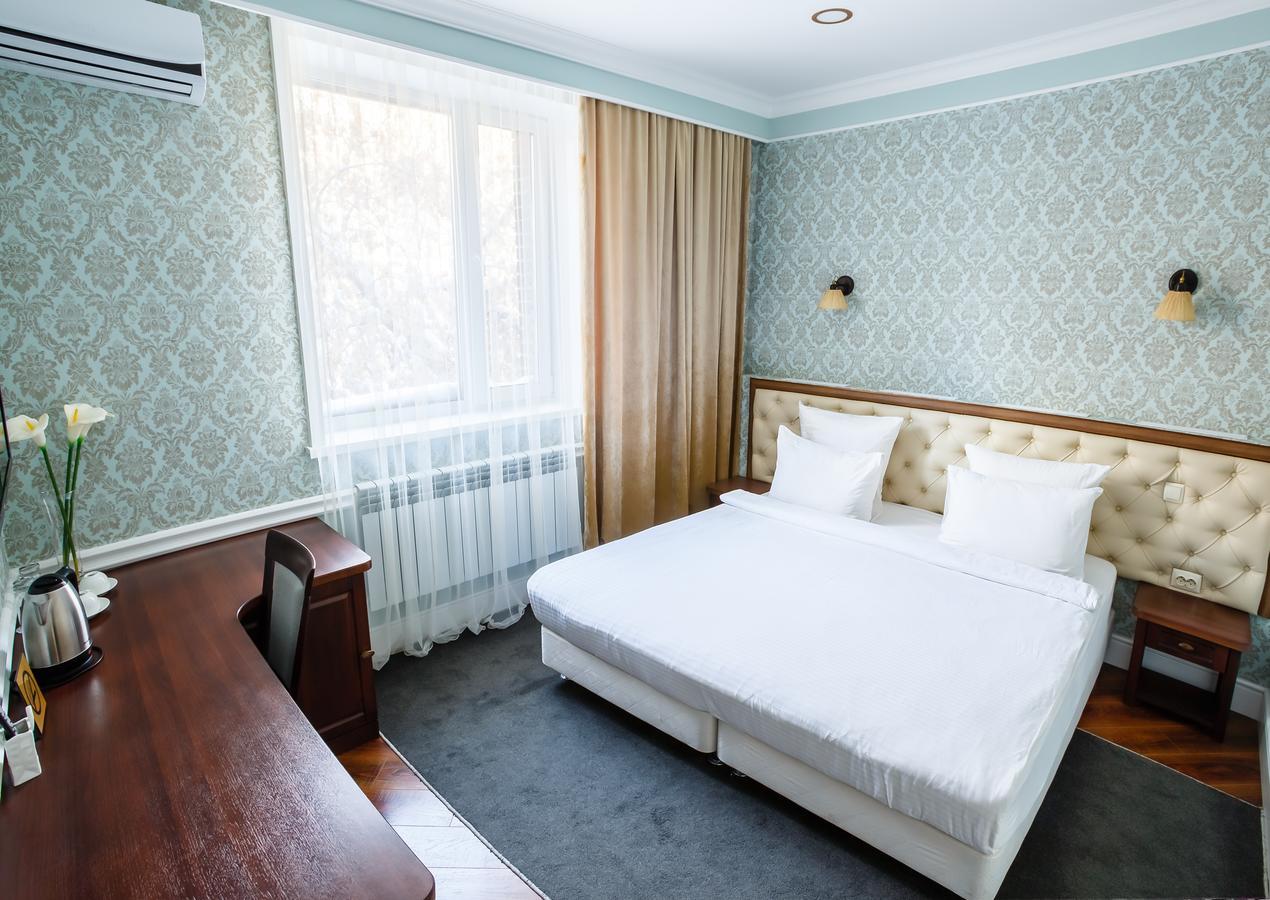 Brown Hotel Astana Bagian luar foto