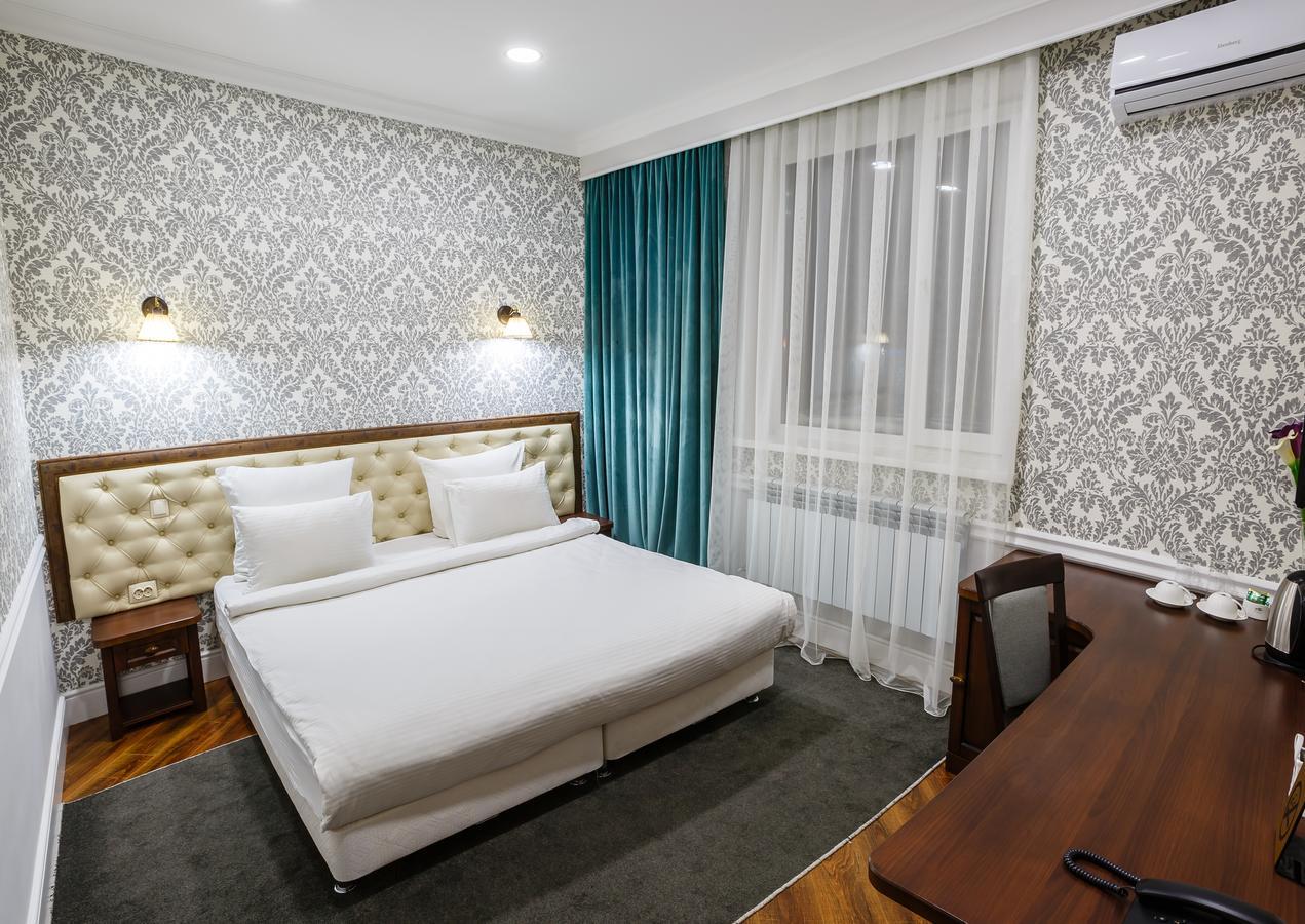 Brown Hotel Astana Bagian luar foto