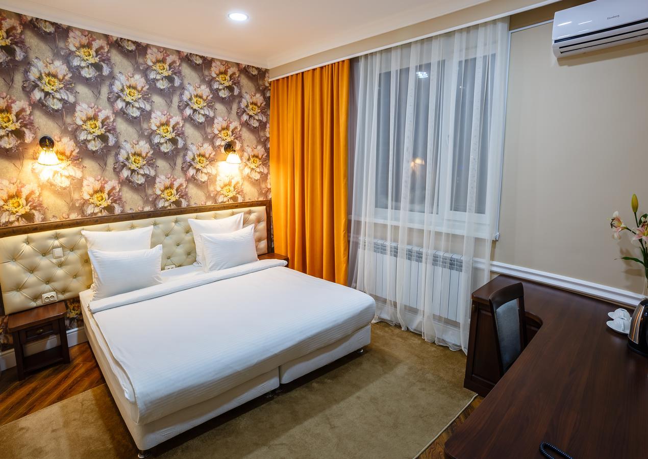 Brown Hotel Astana Bagian luar foto