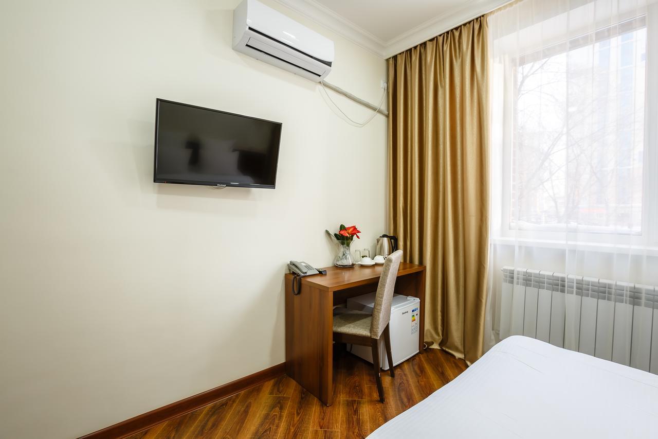 Brown Hotel Astana Bagian luar foto