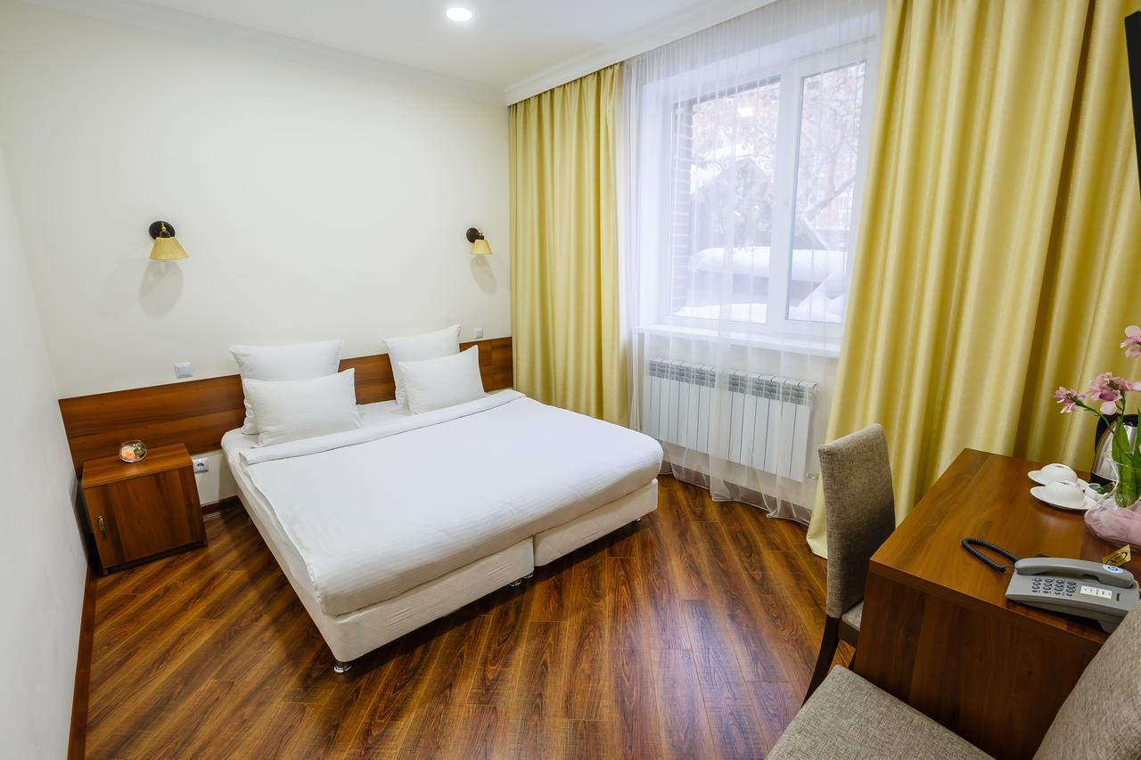 Brown Hotel Astana Bagian luar foto